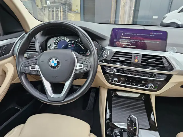 BMW X3 xDrive20i High Executive 2018 Benzine 8
