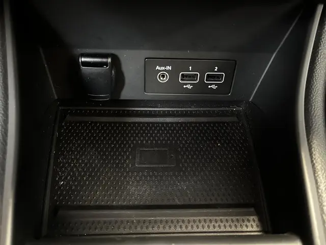 Renault Captur 1.3 TCe 140 Intens 2021 Benzine 44