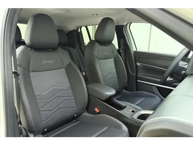 Jeep Avenger Summit 54 kWh 2024 Elektrisch 10