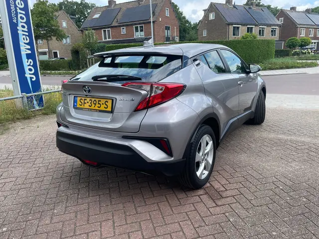 Toyota C-HR 1.8 Hybrid Active 2018 Hybride Benzine