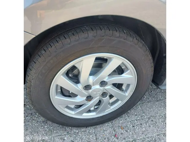 Mitsubishi Space Star 1.0 Cool+ 2016 Benzine 24
