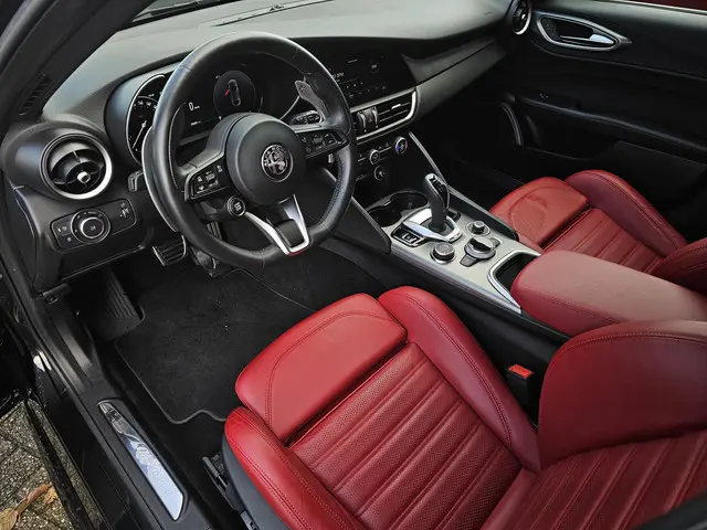 Alfa Romeo Giulia 2.0 T 280PK 4WD Veloce 2023 Benzine 14