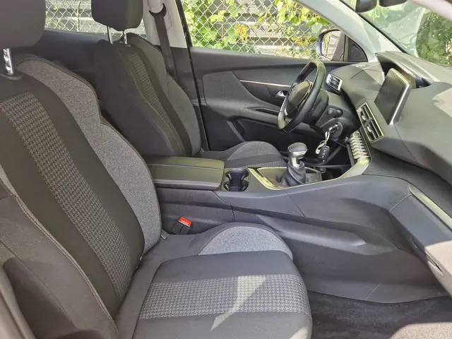 Peugeot 3008 1.2 PureTech Crossway 2019 Benzine 15