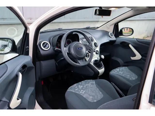 Ford Ka Ford Ka 1.2 Champions Edition 2012 Benzine 11