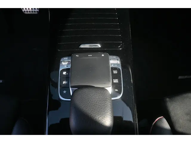 Mercedes-Benz A-Klasse 200 Bns Sol. AMG 2018 Benzine 20