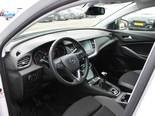 Opel Grandland X 1.2T 130 INNOVATION 2020 Benzine 14