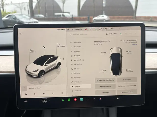 Tesla Model Y Long Rang AWD 2023 Elektrisch 27