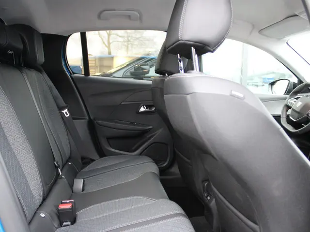 Peugeot 208 1.2 PureTech 100 Allure 2024 Benzine 9