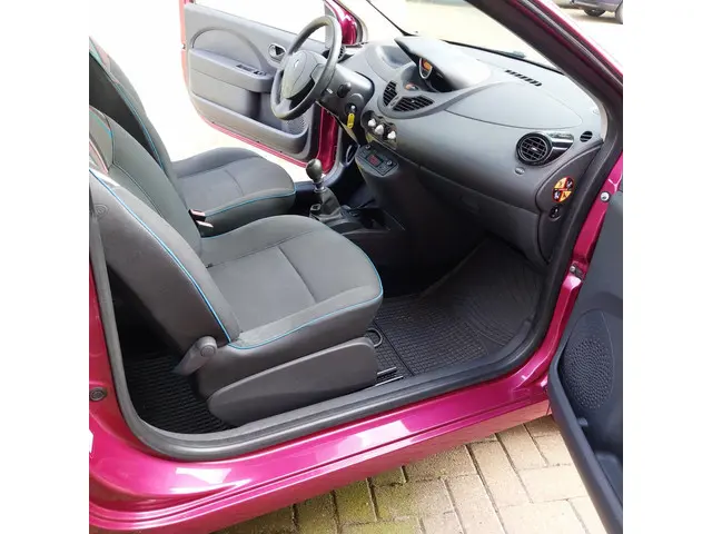 Renault Twingo 1.2 16V airco 2013 Benzine 32