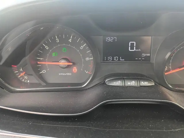 Peugeot 208 1.0 PureTech LIKE 2015 Benzine 7