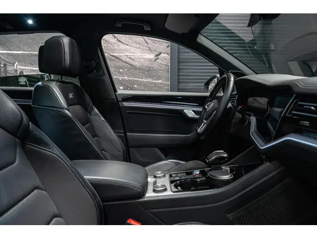 Volkswagen Touareg 3.0 TDI R-Line 2019 Diesel 26