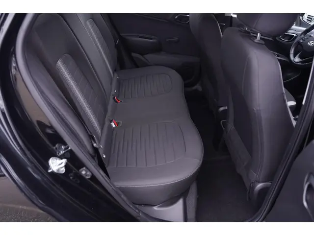 Hyundai i10 1.0 Select 2023 Benzine 34