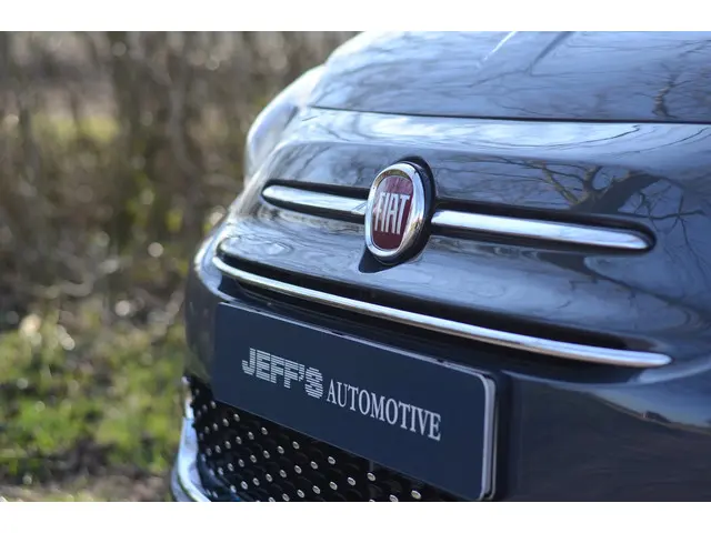 Fiat 500 1.0 Hybrid Rockstar 2021 Benzine 4