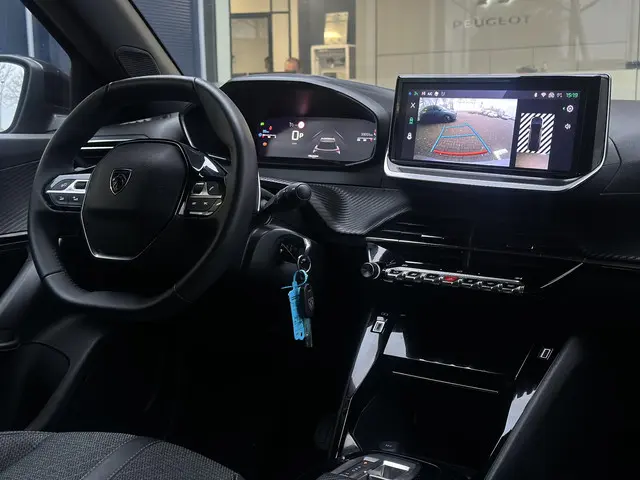 Peugeot 2008 1.2T 130pk Automaat Allure 2024 Benzine 26