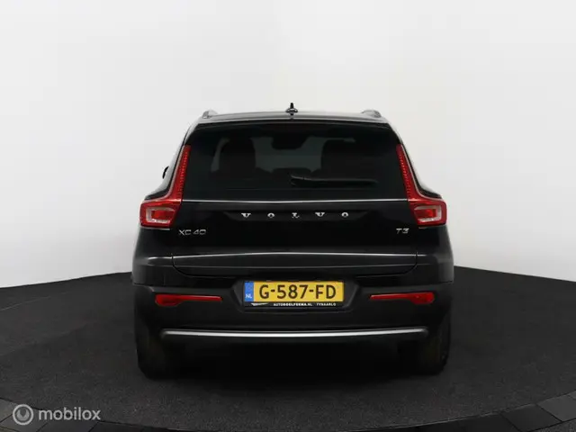 Volvo XC40 1.5 T3 Mom |Cam| stoelverw 2018 Benzine 4