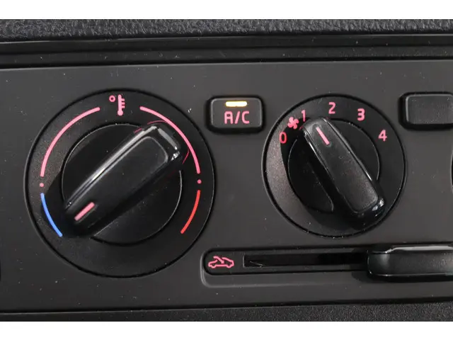 SEAT Mii 1.0 Style Intense 2020 Benzine 13