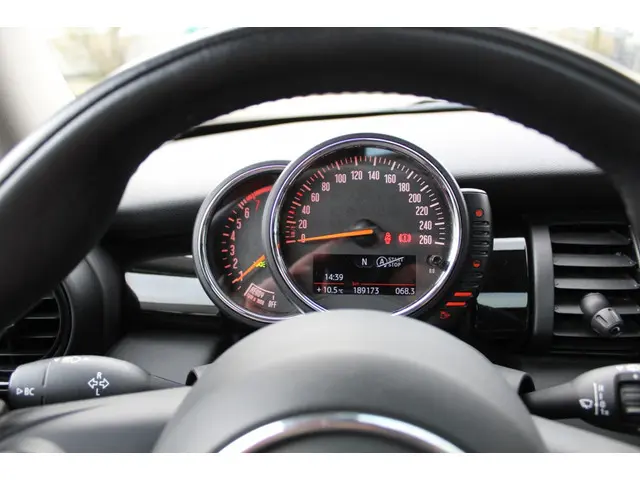 MINI Cooper Mini 1.5 Business 2016 Benzine 13