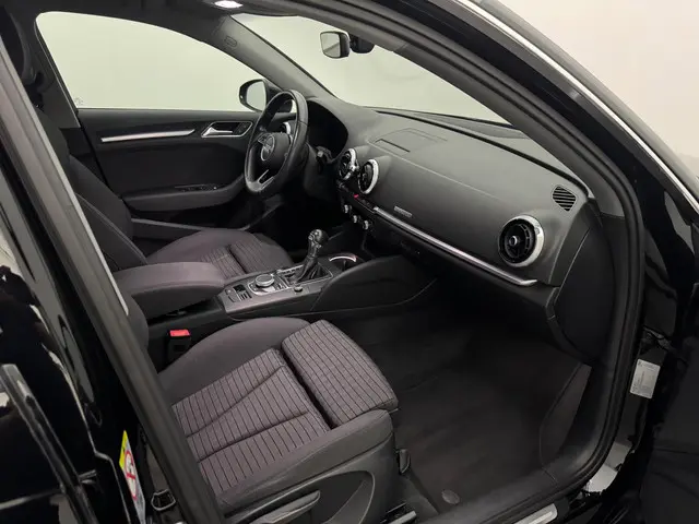 Audi A3 Sportback 1.4 e-tron Sport 2018 Hybride Benzine 24