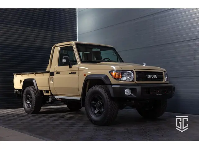 Toyota Land Cruiser GRJ79 Single Cab 2023 2023 Benzine