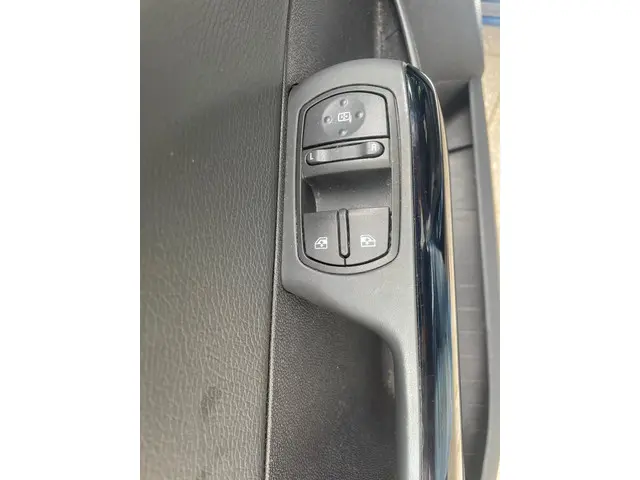 Opel Corsa 1.4-16V Anniversary Edition 2013 Benzine 14