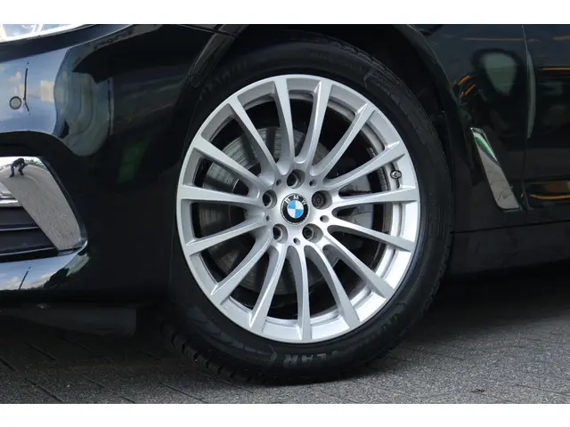 BMW 5 Serie 520d High Excecutive 2017 Benzine 4