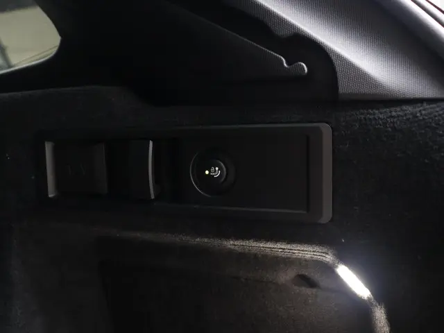 BMW 3 Serie Touring 330e 2021 Hybride Benzine 13