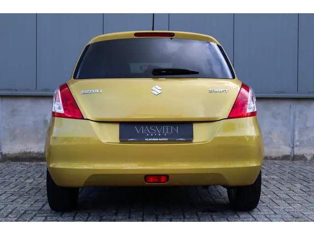 Suzuki Swift 1.2 Exclusive 2015 Benzine 11