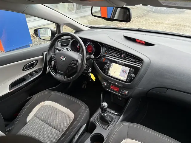 Kia cee'd Sportswagon 1.6 GDI DynamicLine 2015 Benzine 9