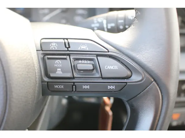 Toyota Yaris 1.5 Hybrid 115 Active 2025 Hybride Benzine 18