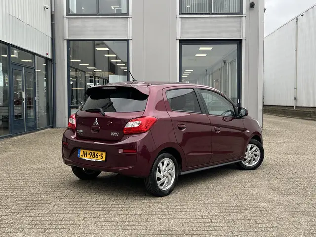 Mitsubishi Space Star 2