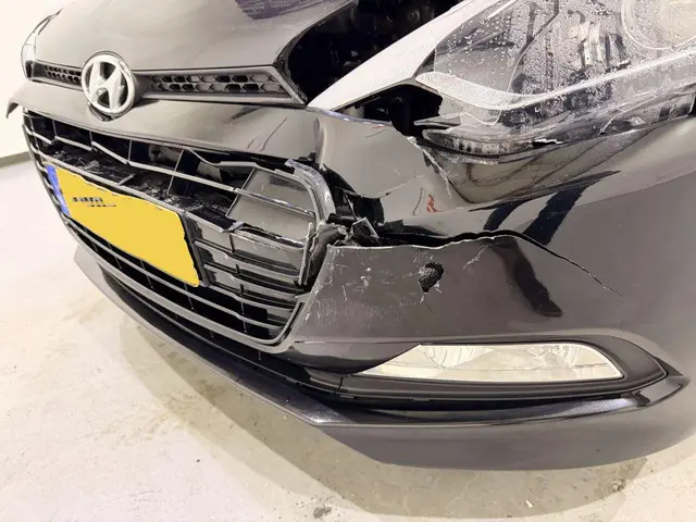 Hyundai i20 I-20 1.2 Premium Passion Navi 2018 Benzine 16