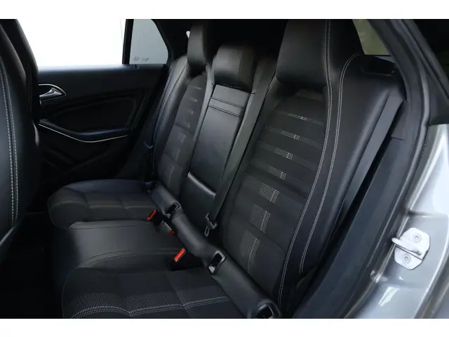 Mercedes-Benz CLA 250 Sport 4MATIC 2017 Benzine 13