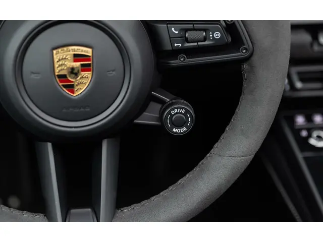 Porsche 911 3.0 Carrera GTS 2022 Benzine 76