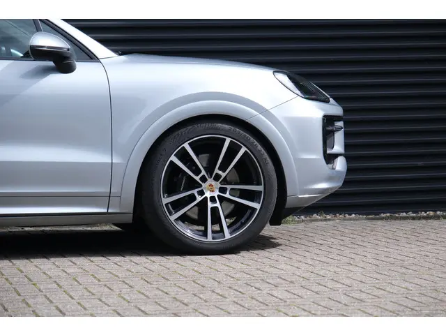 Porsche Cayenne 3.0 E-Hybrid 2023 Hybride Benzine 8
