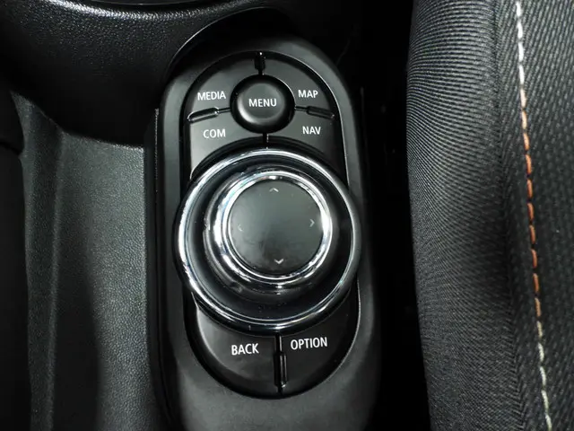 MINI 5-Deurs Cooper 2023 Benzine 26