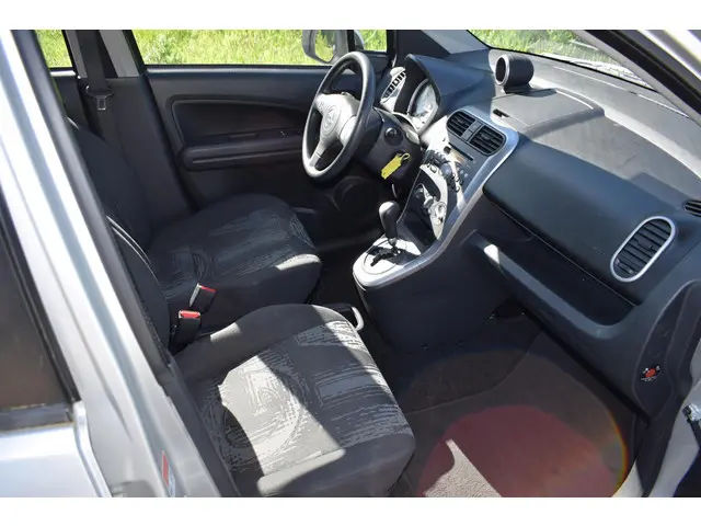 Opel Agila 1.2 Edition 2012 Benzine 29
