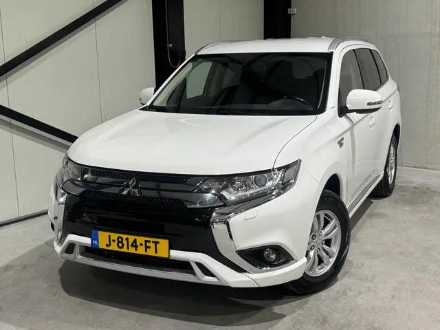 Mitsubishi Outlander 2.4 PHEV Pure 2020 Hybride Benzine 25