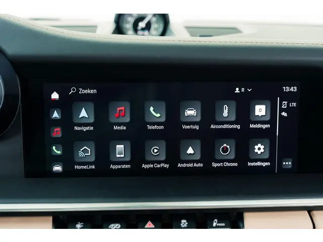 Porsche 911 Turbo S 2023 Benzine 42