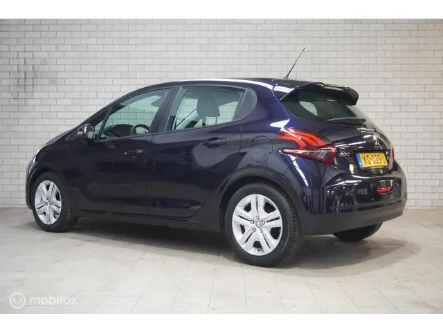 Peugeot 208 1.2 PureTech Signature 2018 Benzine 3