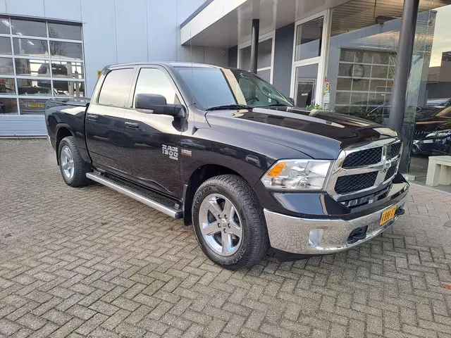 Dodge Ram 1500 5.7 V8 4x4 Crew Cab 2019 LPG/Gas 18