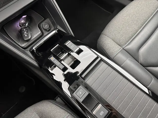 Citroën ë-C4 Shine 50 kWh [ 3-Fase ] 2021 Elektrisch 19