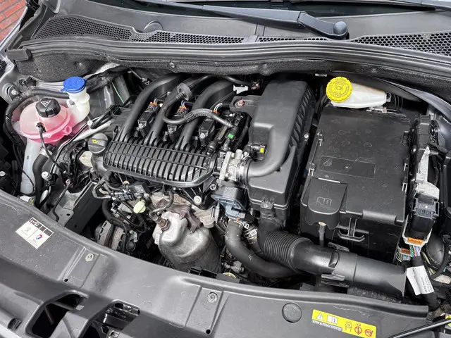 Peugeot 2008 1.2 PureTech Allure 2018 Benzine 41