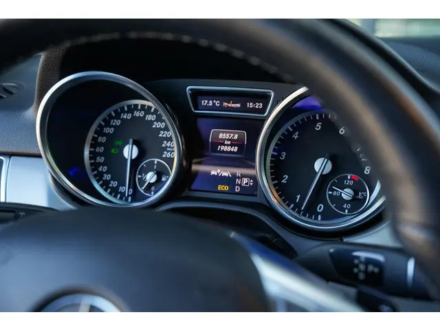 Mercedes-Benz M-Klasse 350 2013 Benzine 20