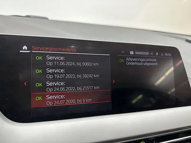BMW 1 Serie 118i Executive Edition 2020 Benzine 9