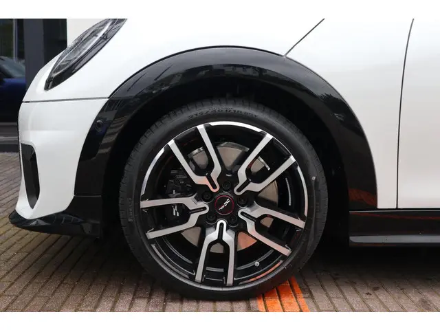 MINI 3-Deurs Cooper S 2024 Benzine 6