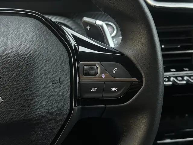 Peugeot 208 1.2 PureTech 130pk Allure Pack 2022 Benzine 29