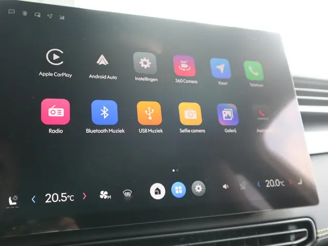 Lynk & Co 01 1.5 More 2026 Hybride Benzine 25