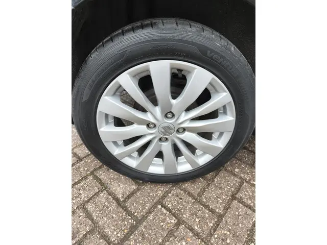 Suzuki Swift 1.2 Bandit 2013 Benzine 9