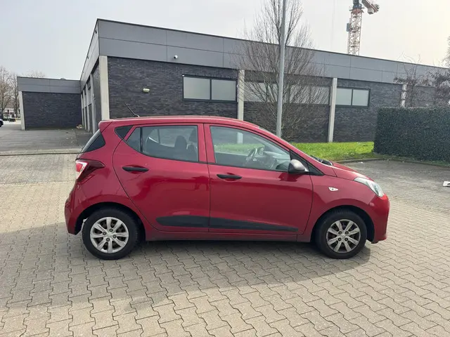 Hyundai i10 1.0i i-Motion 2018 Benzine 9