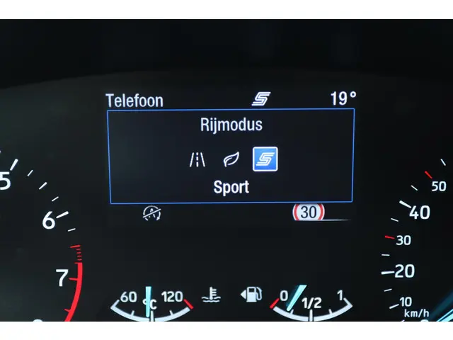 Ford Focus WAGON 1.5 ECOBOOST ST-LINE AUT 2020 Benzine 38
